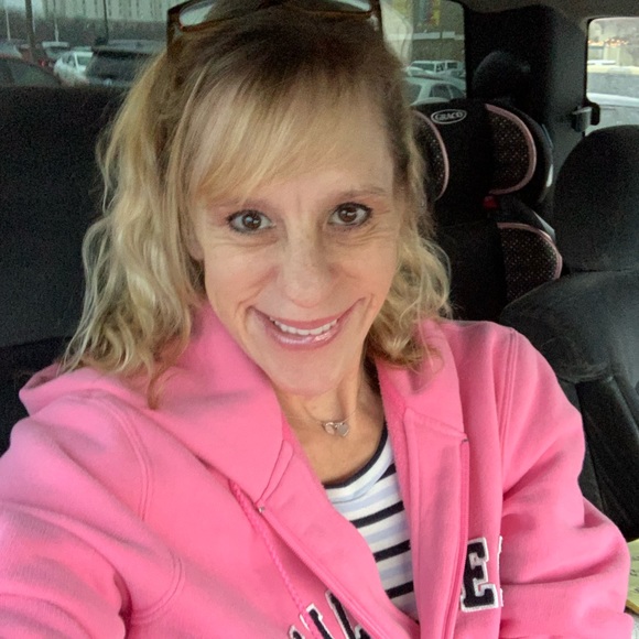 Meet your Posher, Jennifer - Picture 5 of 11